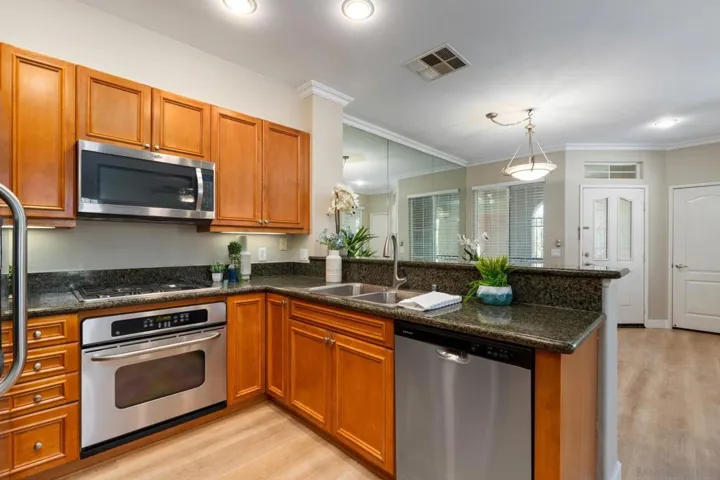 10867 Serafina Ln 37, San Diego, California 92128