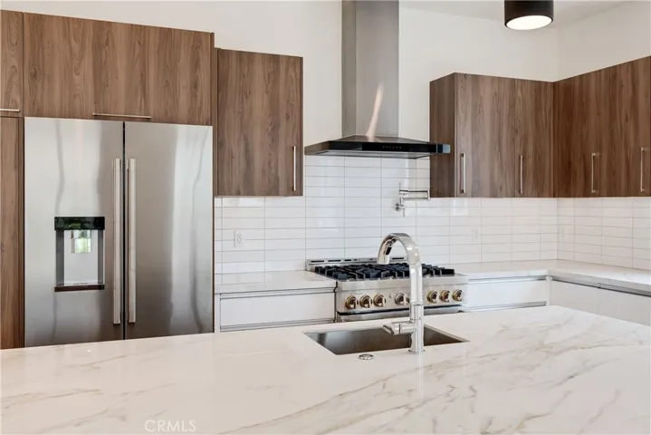 2413 Curtis Avenue B, Redondo Beach, California 90278