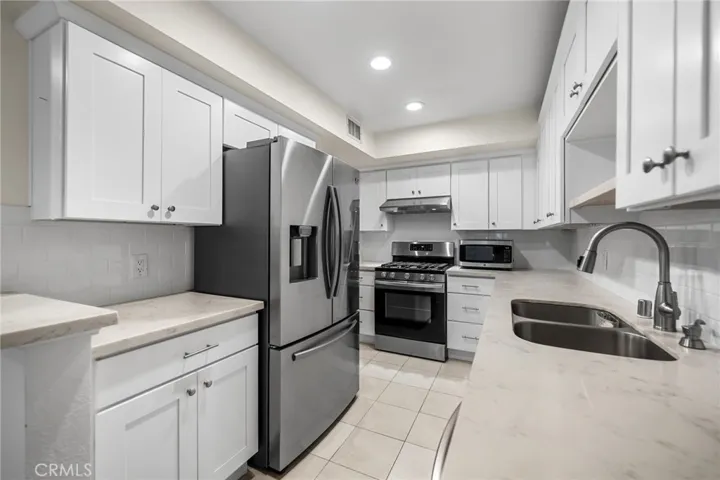 4501 Cedros 220, Sherman Oaks, California 91403
