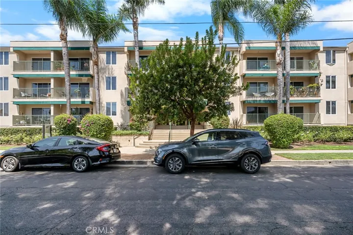 4501 Cedros 220, Sherman Oaks, California 91403