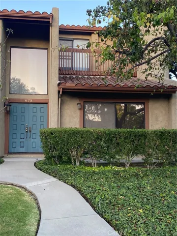 678 Rosewood, Camarillo, California 93010