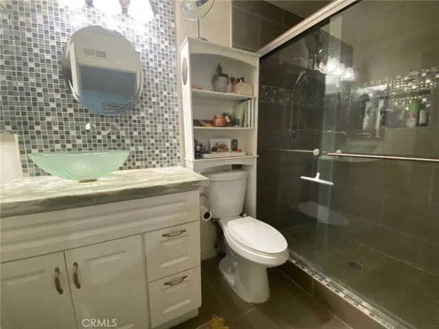 Master Bedroom Bathroom