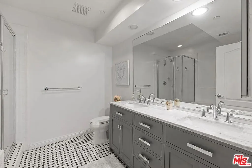 Primary En-Suite