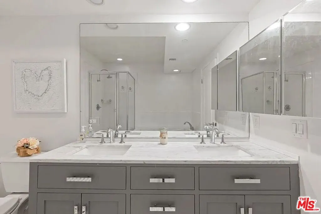 Primary En-Suite