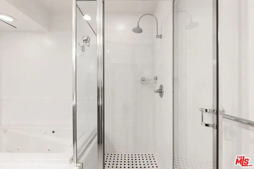 Primary En-Suite