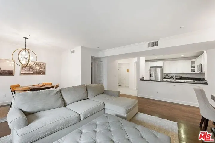 1522 Amherst Avenue 101, Los Angeles, California 90025