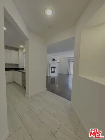 1522 Amherst Avenue 101, Los Angeles, California 90025