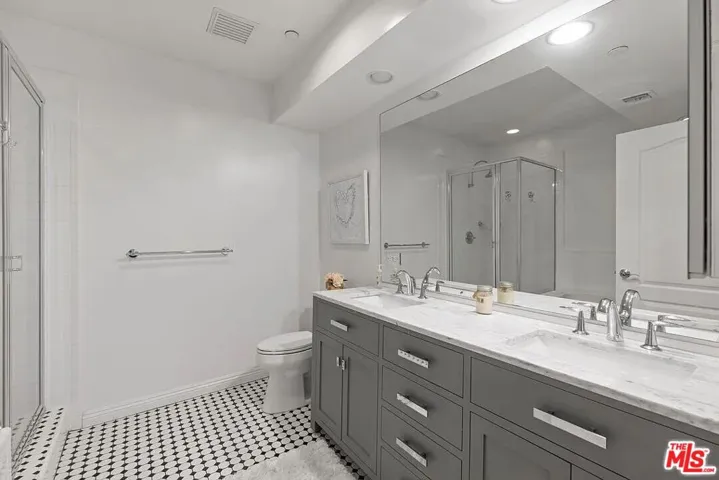 Primary En-Suite