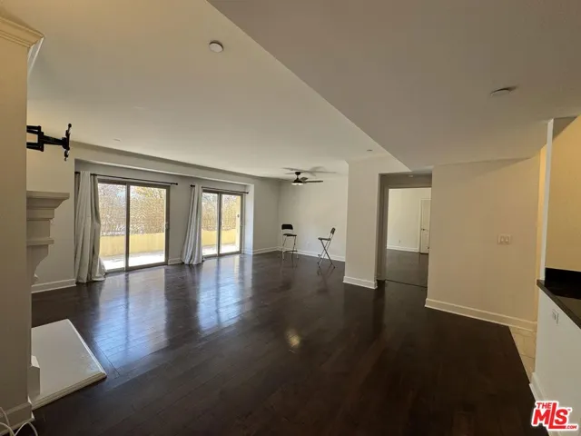 1522 Amherst Avenue 101, Los Angeles, California 90025