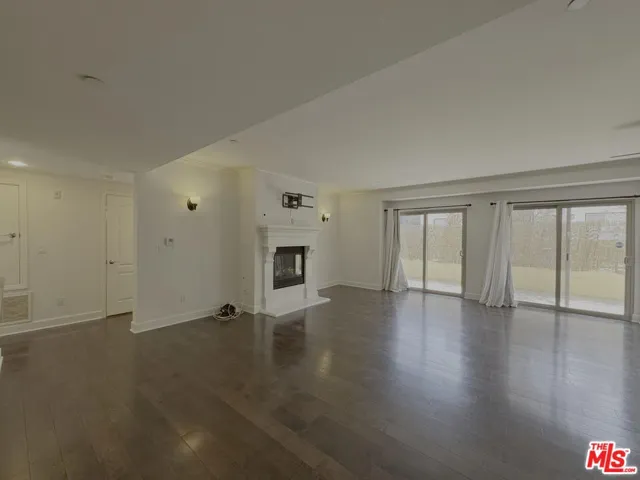 1522 Amherst Avenue 101, Los Angeles, California 90025