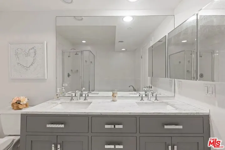 Primary En-Suite