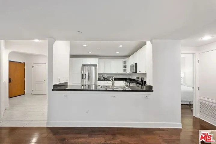 1522 Amherst Avenue 101, Los Angeles, California 90025