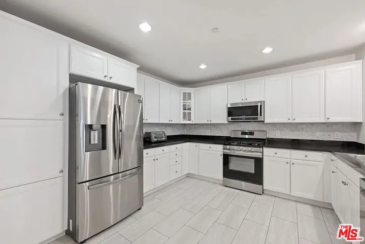 1522 Amherst Avenue 101, Los Angeles, California 90025