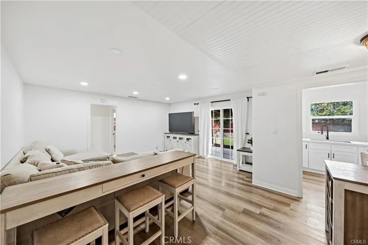 555 E G, Ontario, California 91764