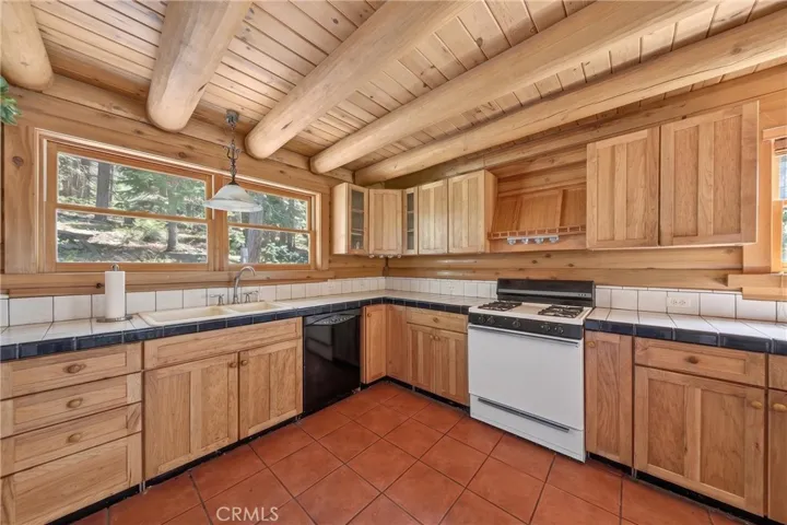2500 Round Valley Road, Greenville, California 95947
