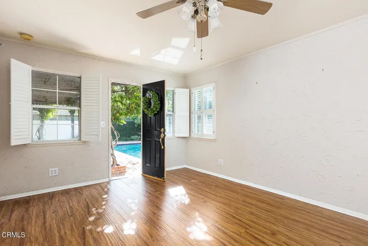 4819 Crown Ave 027-mls