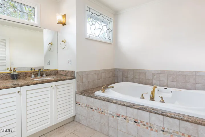4819 Crown Ave 022-mls