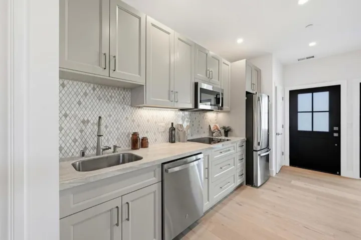 280 Uplands Drive, Hillsborough, California 94010