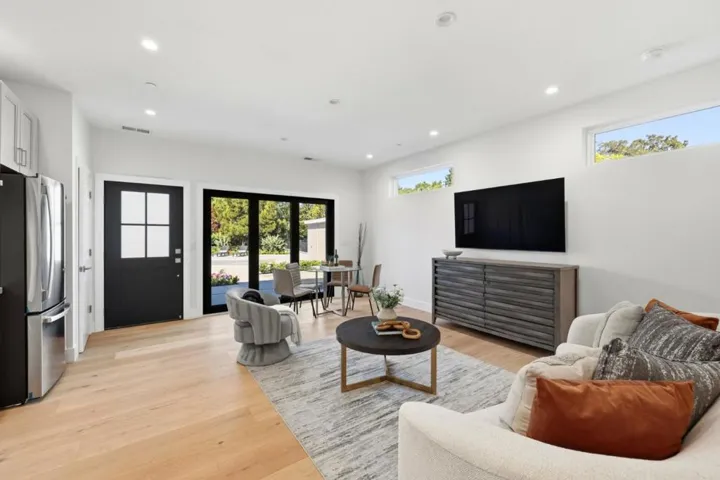 280 Uplands Drive, Hillsborough, California 94010