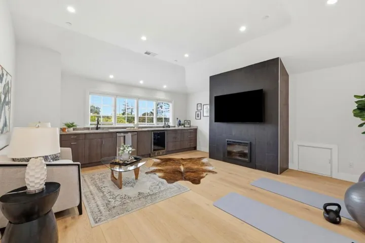 280 Uplands Drive, Hillsborough, California 94010