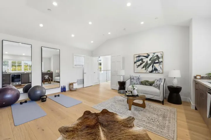 280 Uplands Drive, Hillsborough, California 94010
