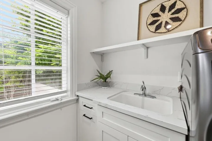 280 Uplands Drive, Hillsborough, California 94010