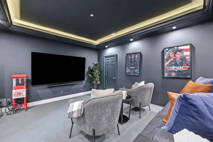 280 Uplands Drive, Hillsborough, California 94010