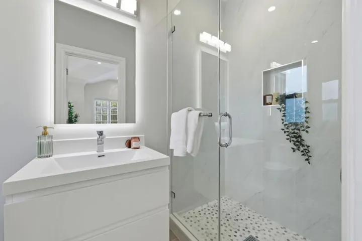 280 Uplands Drive, Hillsborough, California 94010