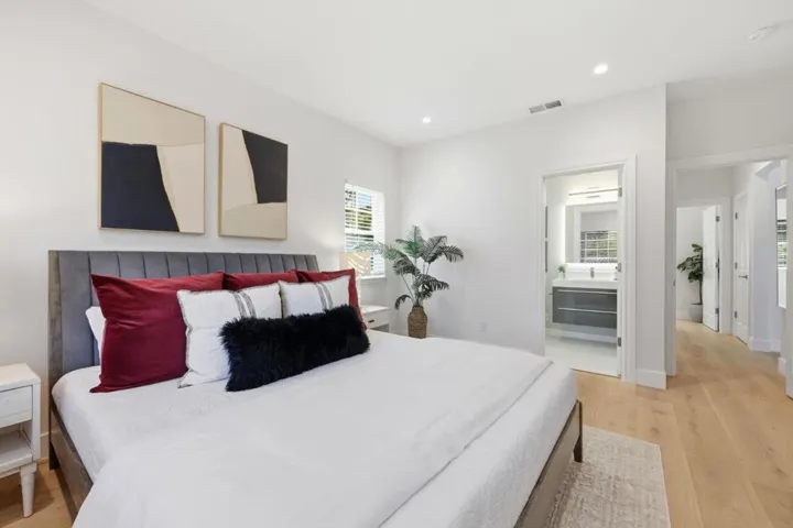 280 Uplands Drive, Hillsborough, California 94010
