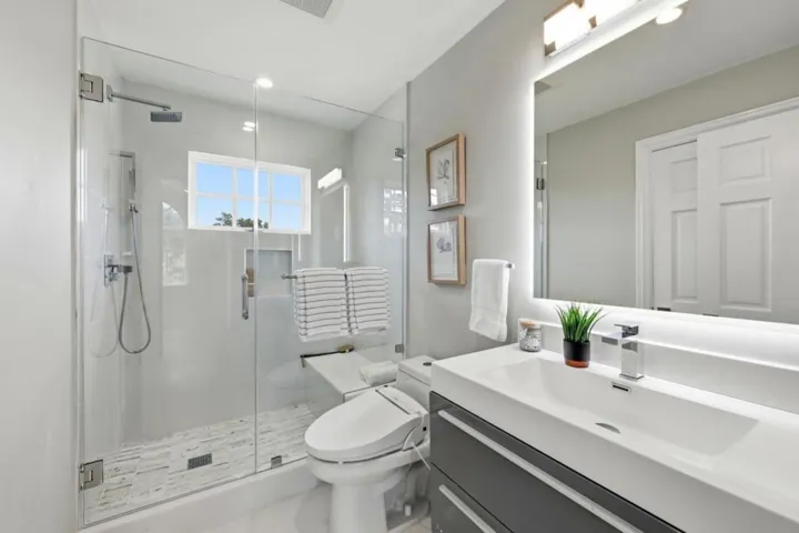 280 Uplands Drive, Hillsborough, California 94010