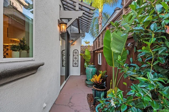 525 N Cedros Ave, Solana Beach, California 92075