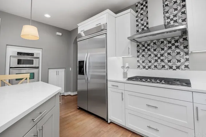 525 N Cedros Ave, Solana Beach, California 92075