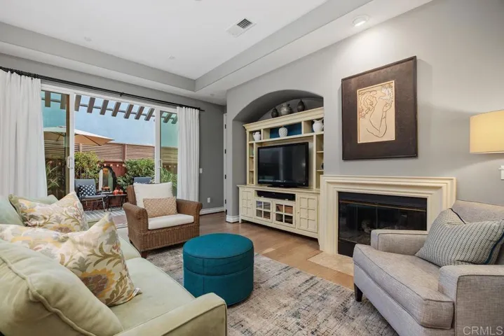 525 N Cedros Ave, Solana Beach, California 92075