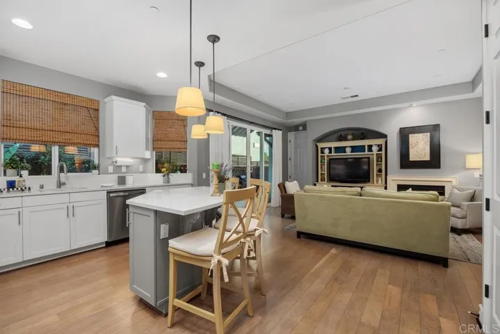 525 N Cedros Ave, Solana Beach, California 92075