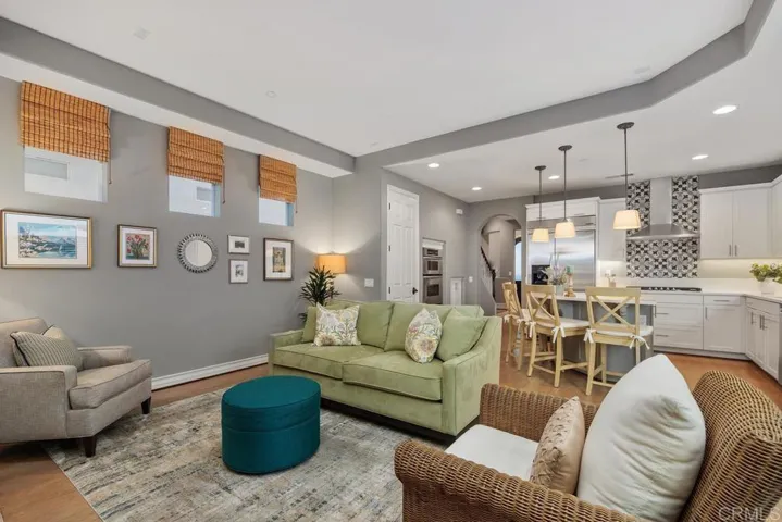 525 N Cedros Ave, Solana Beach, California 92075