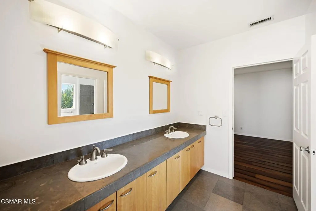 75-web-or-mls-419_Helga_Ct_74