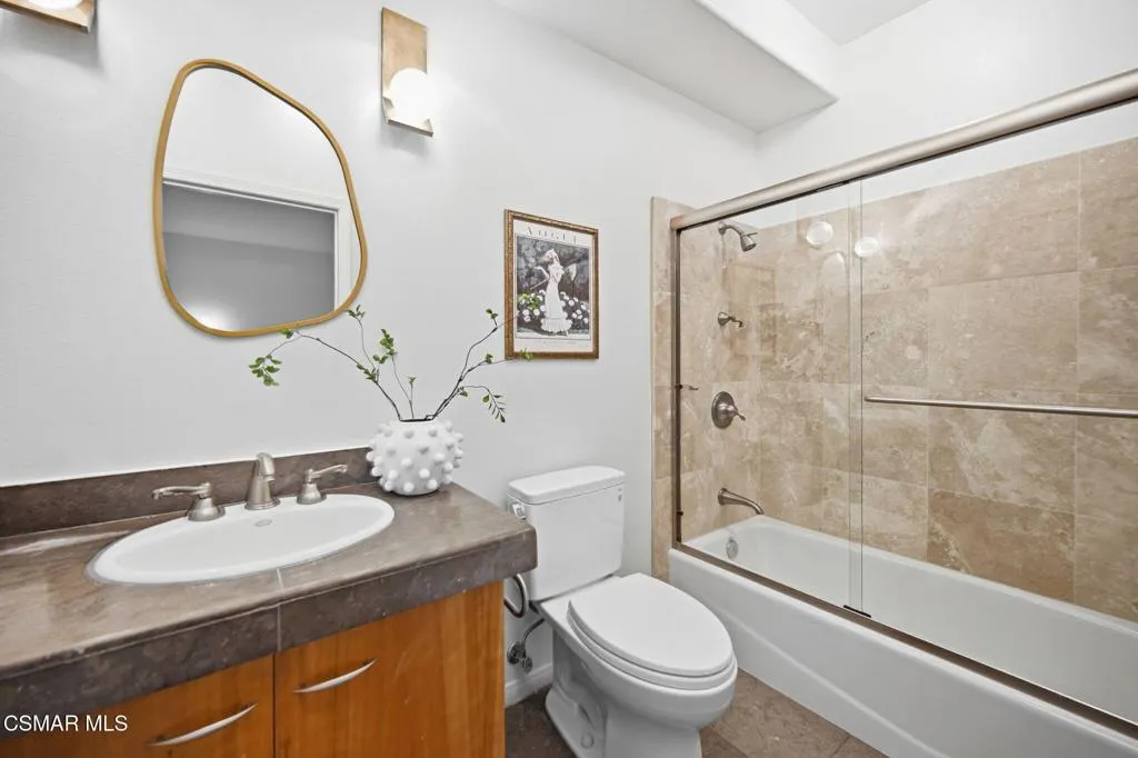 36-web-or-mls-419_Helga_Ct_37