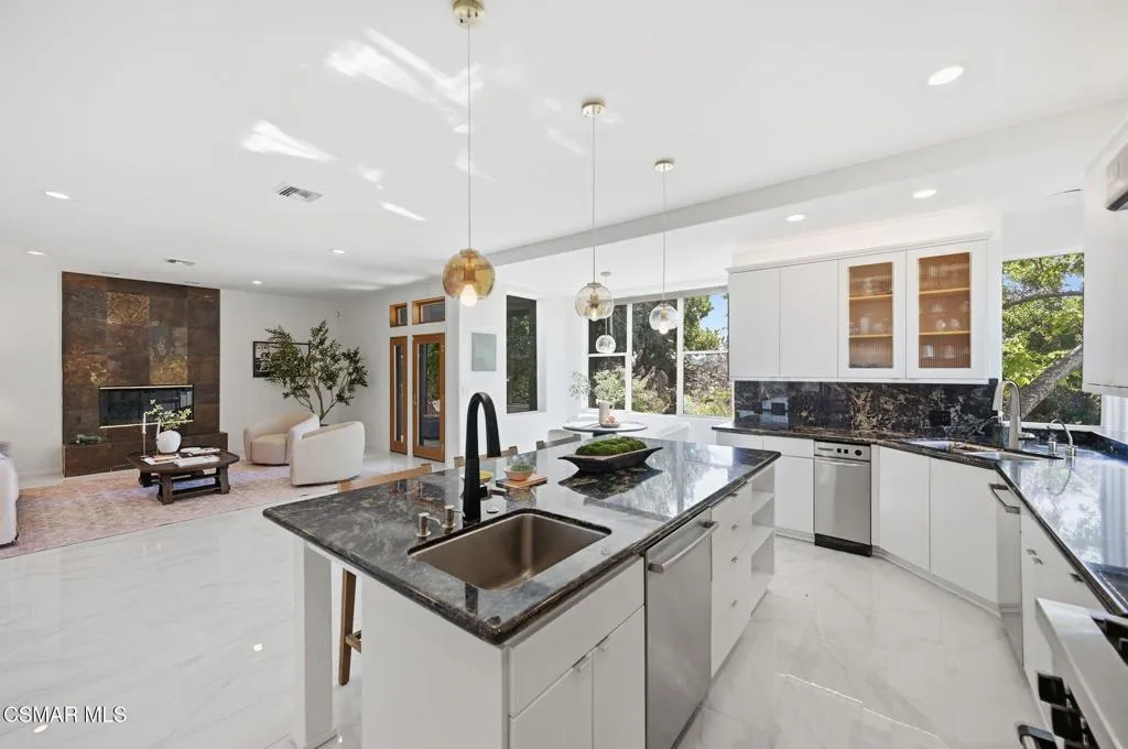 60-web-or-mls-419_Helga_Ct_59