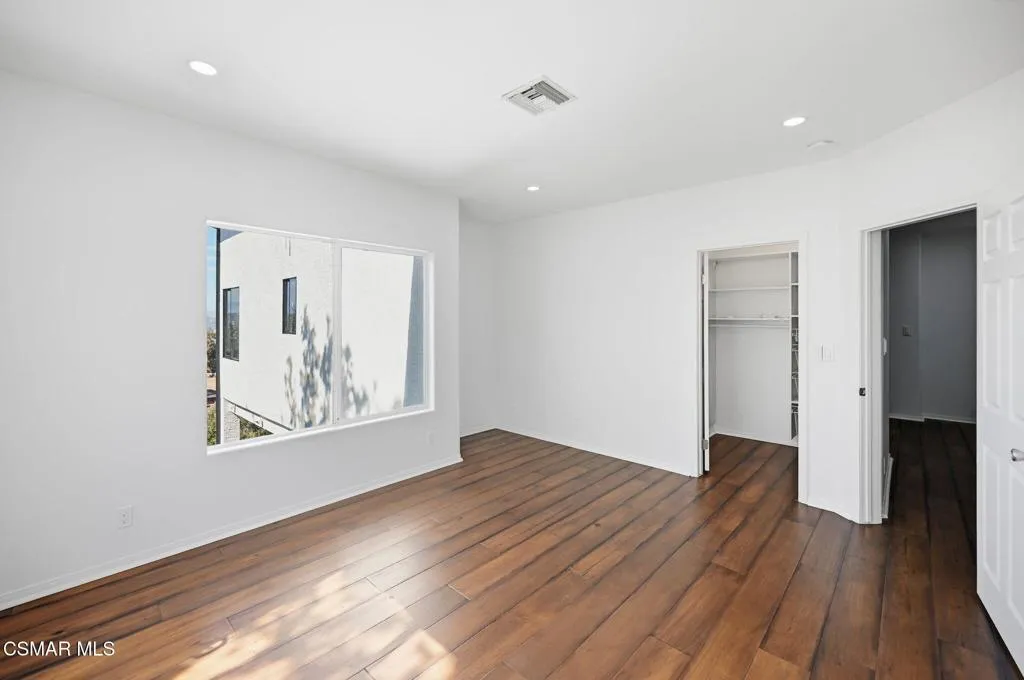 50-web-or-mls-419_Helga_Ct_49