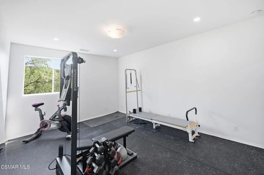 39-web-or-mls-419_Helga_Ct_40