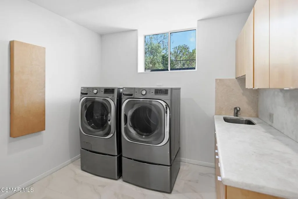 31-web-or-mls-419_Helga_Ct_32