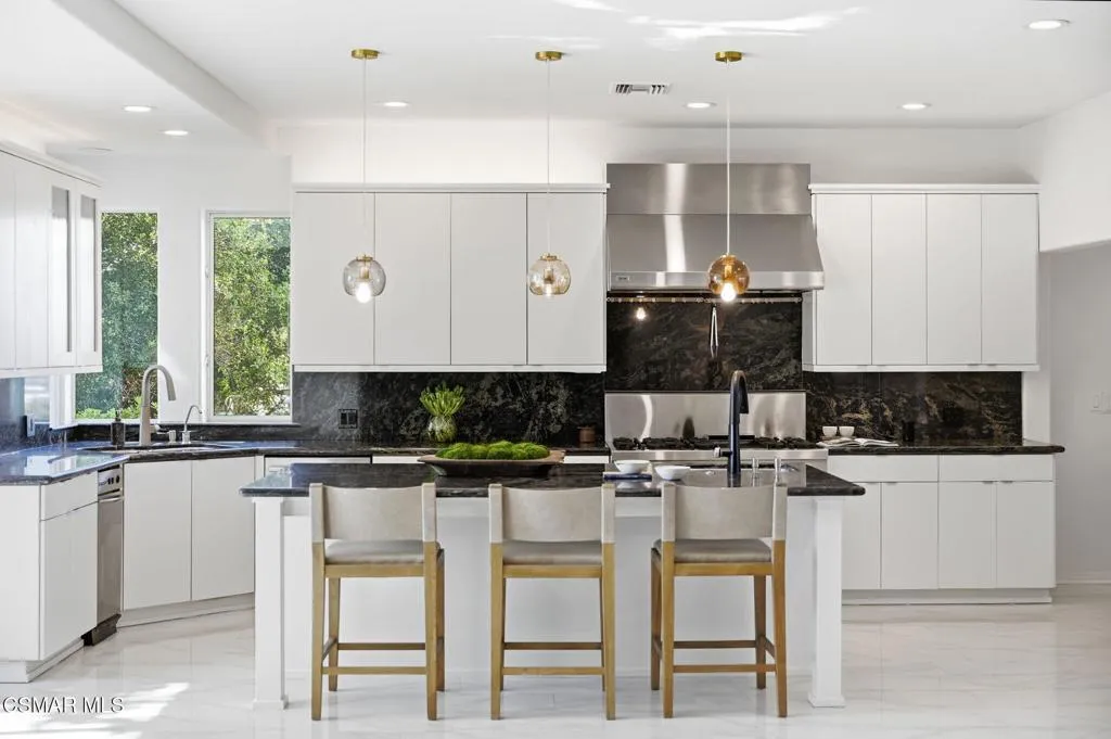 4-web-or-mls-419_Helga_Ct_04