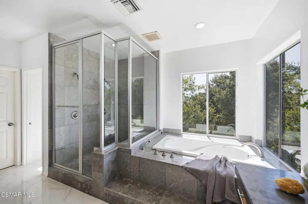 55-web-or-mls-419_Helga_Ct_54