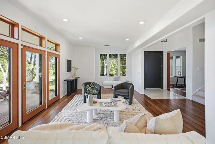25-web-or-mls-419_Helga_Ct_25