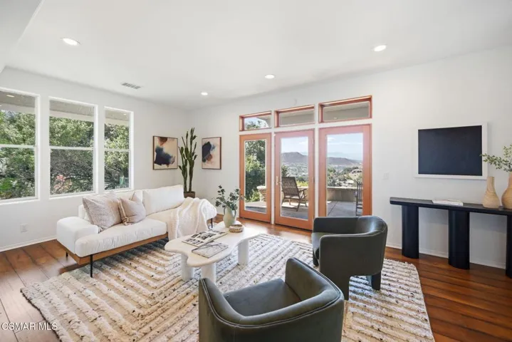 24-web-or-mls-419_Helga_Ct_24