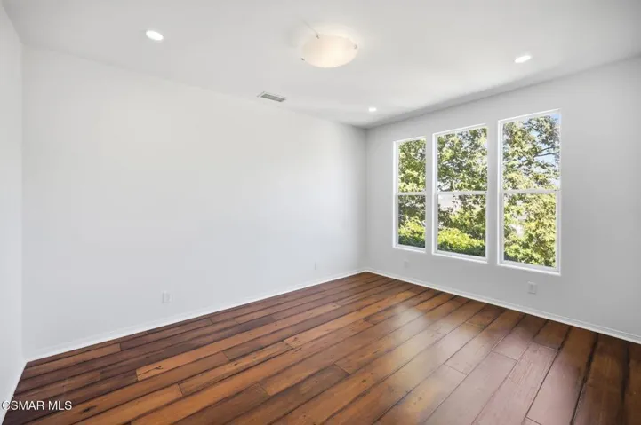 37-web-or-mls-419_Helga_Ct_38