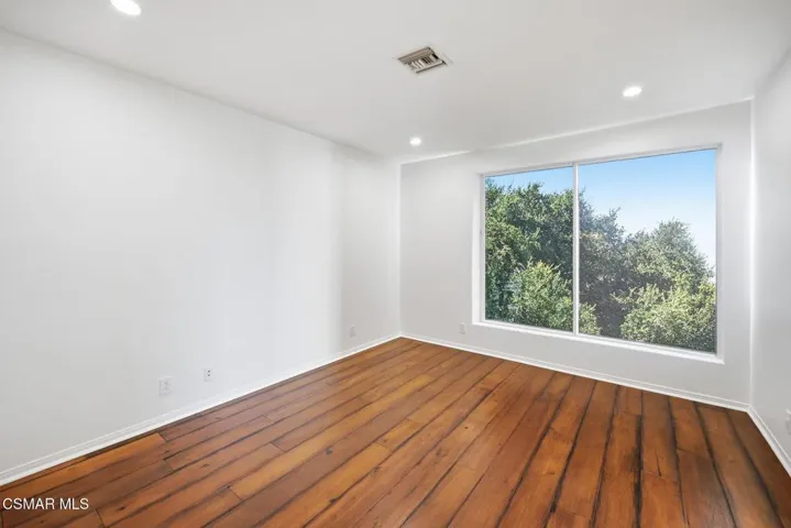 46-web-or-mls-419_Helga_Ct_47 WINDOW REP