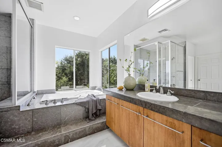 56-web-or-mls-419_Helga_Ct_55