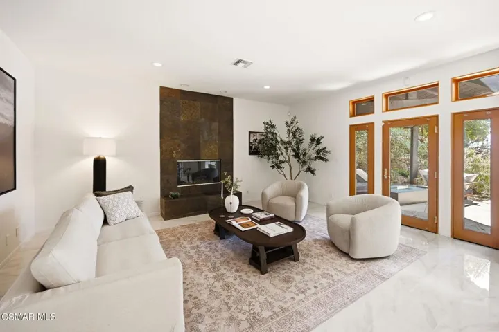 73-web-or-mls-419_Helga_Ct_72