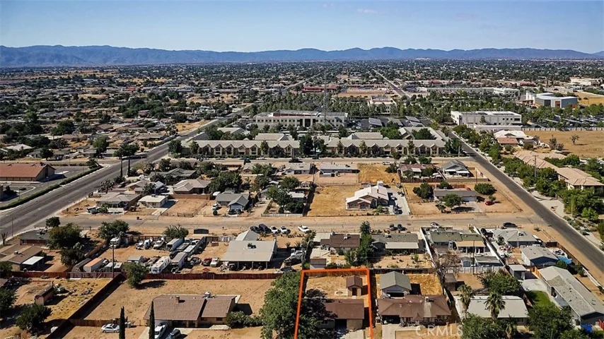 Located near several homes, shopping centers, city buildings, police station, city theater and more.